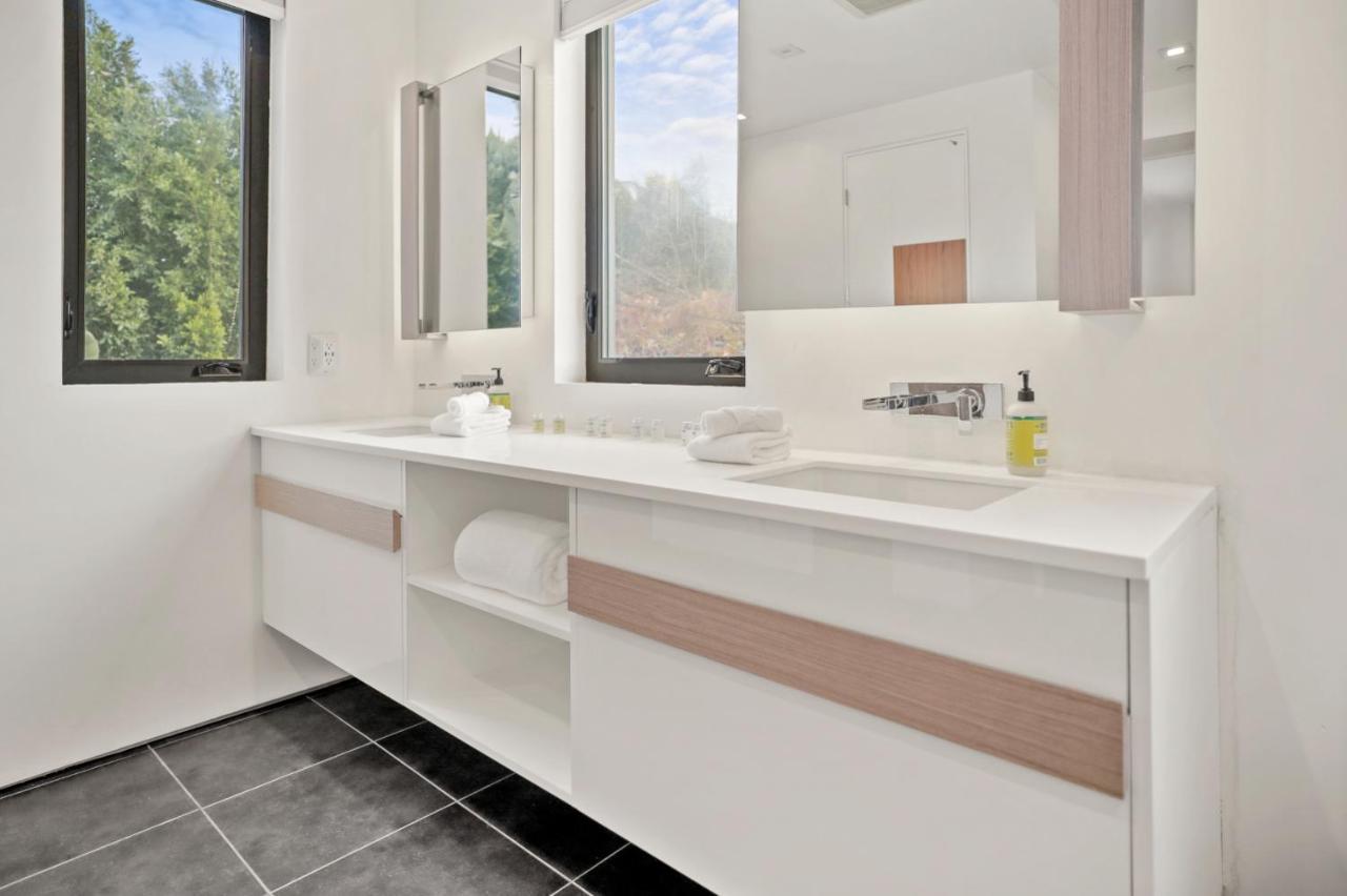 Crescent Heights Villa