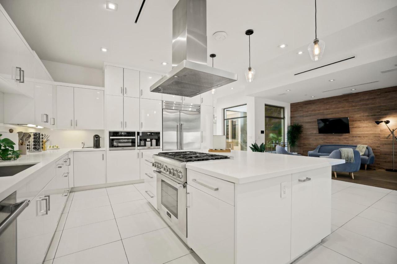 Villa Crescent Heights